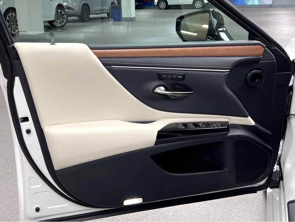 New 2025 Lexus ES 350 w/ Premium Package image 38
