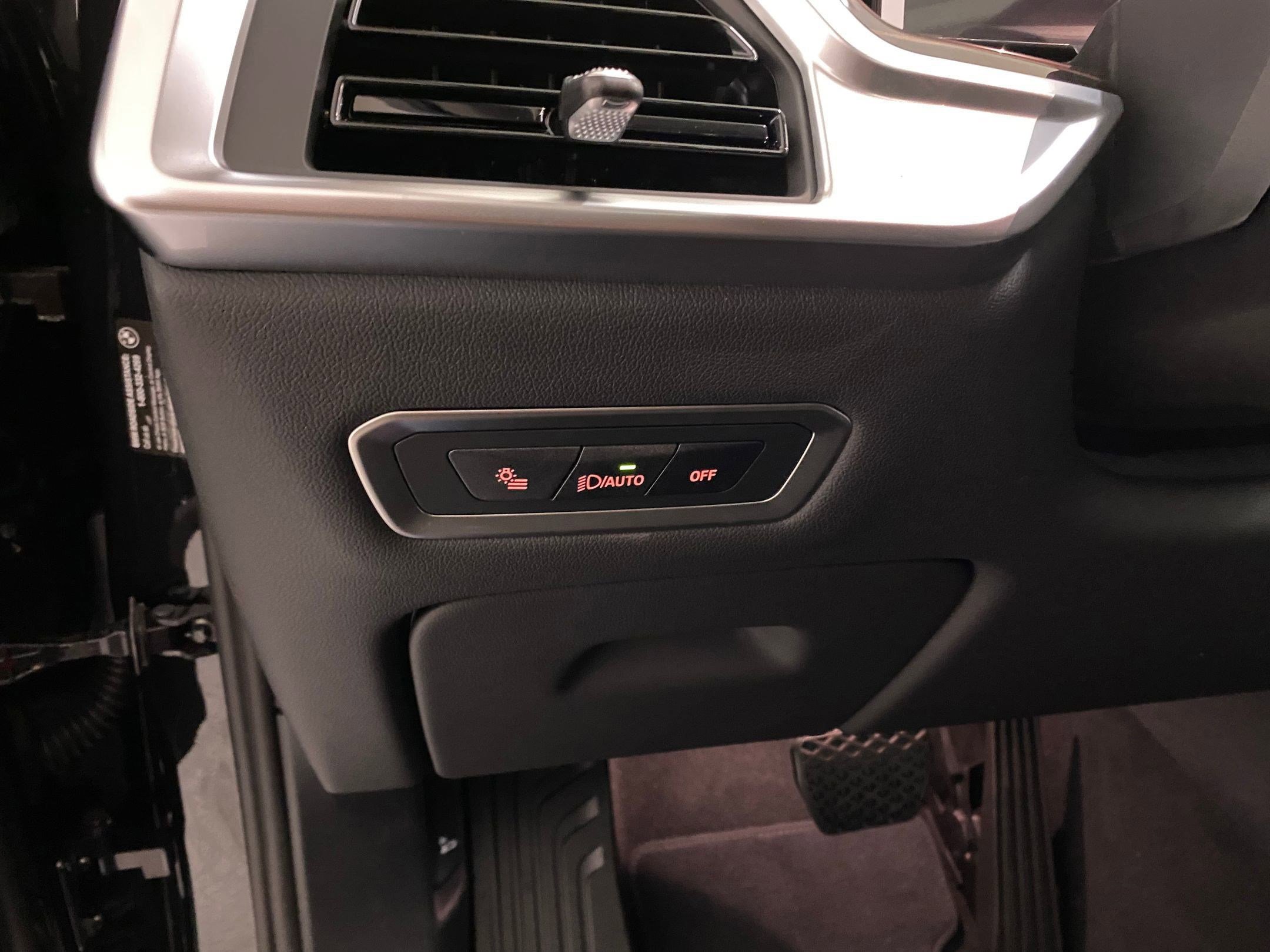 Used 2026 BMW X7 xDrive40i w/ Premium Package image 23