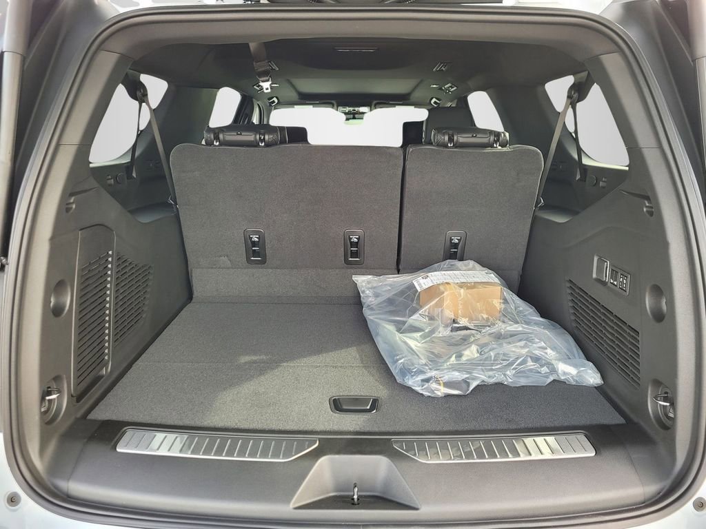 New 2026 GMC Yukon XL Denali w/ Denali Reserve Package image 7