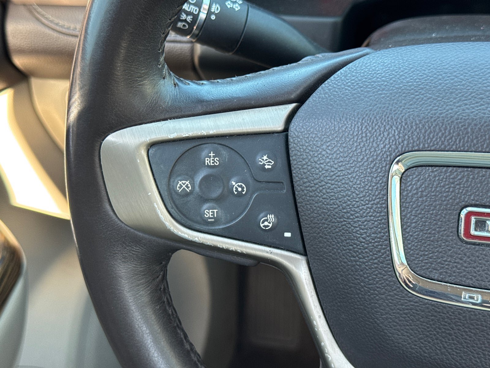 Certified 2017 GMC Acadia Denali w/ Technology Package FWD image 28
