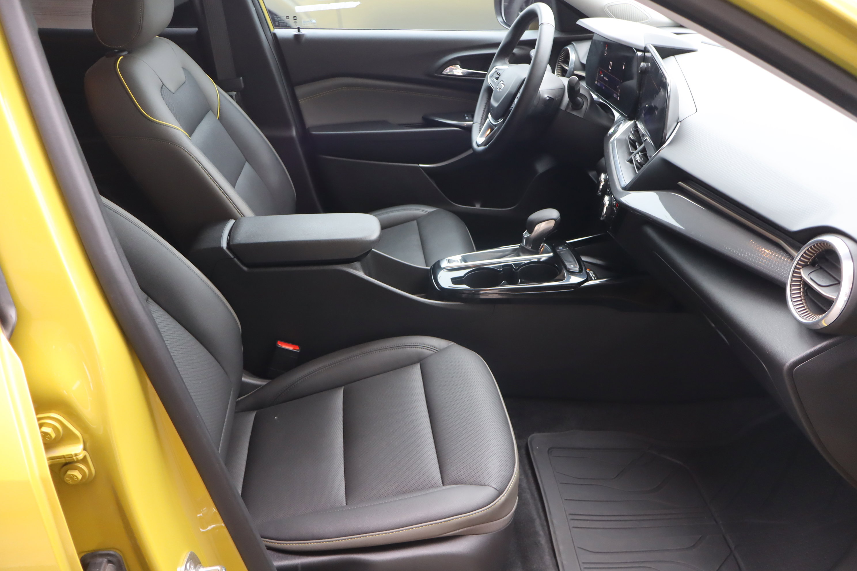 Certified 2024 Chevrolet Trax ACTIV w/ Sunroof Package image 38