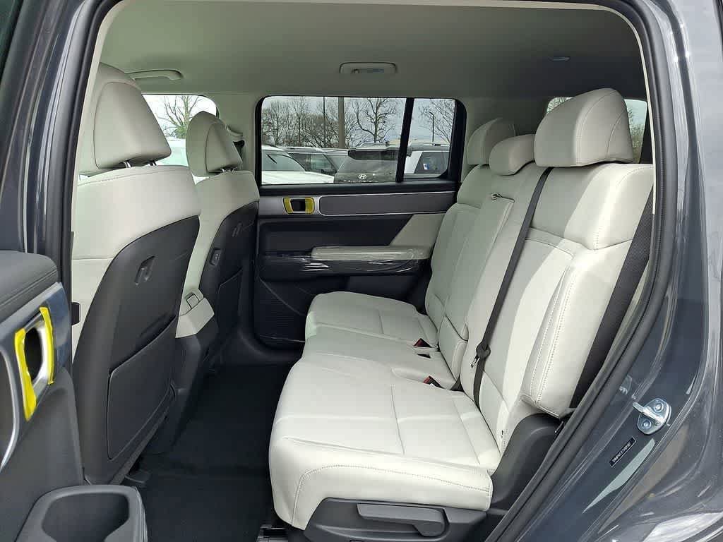 New 2026 Hyundai Santa Fe SE FWD image 3