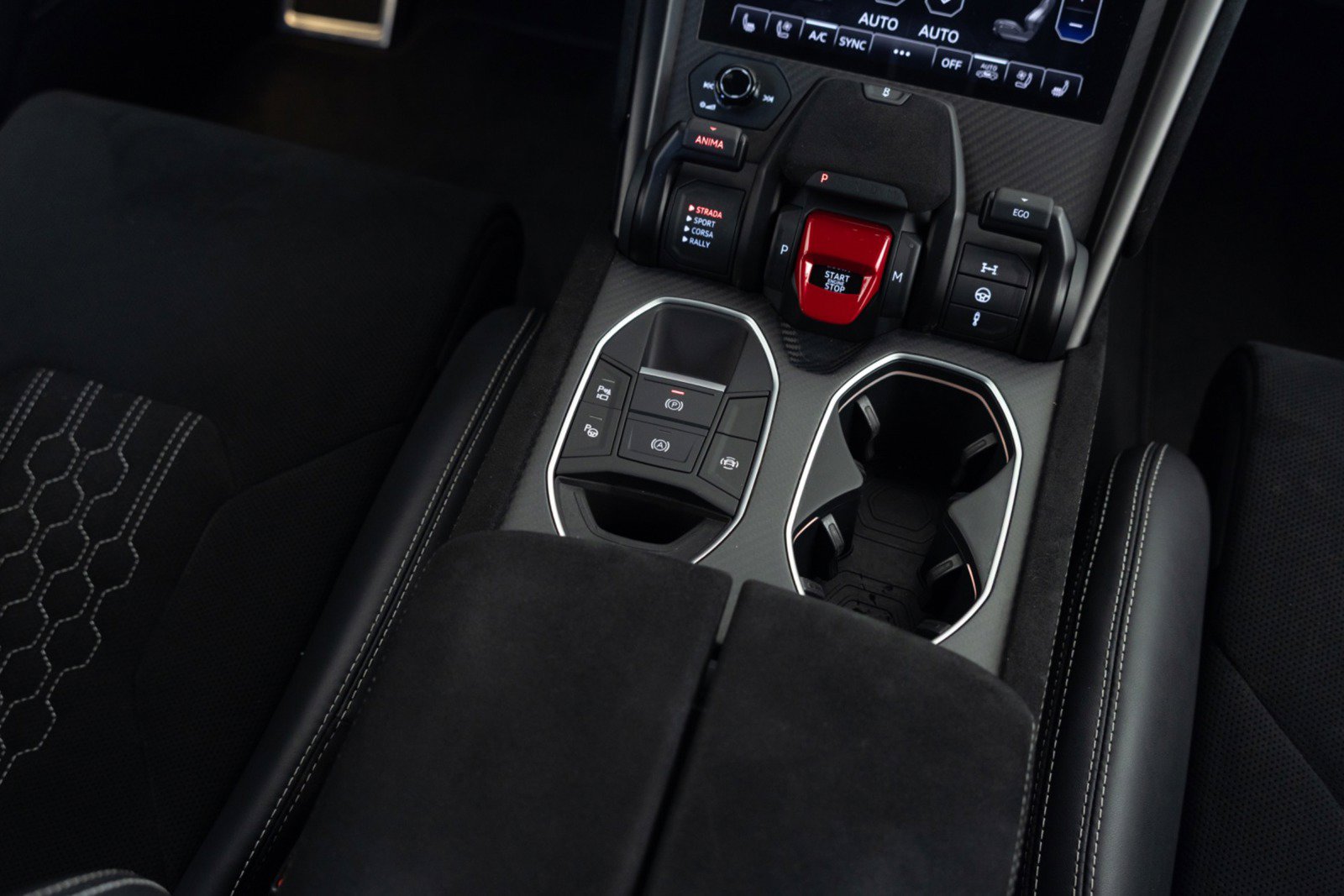 Used 2023 Lamborghini Urus Performante AWD/4WD image 42