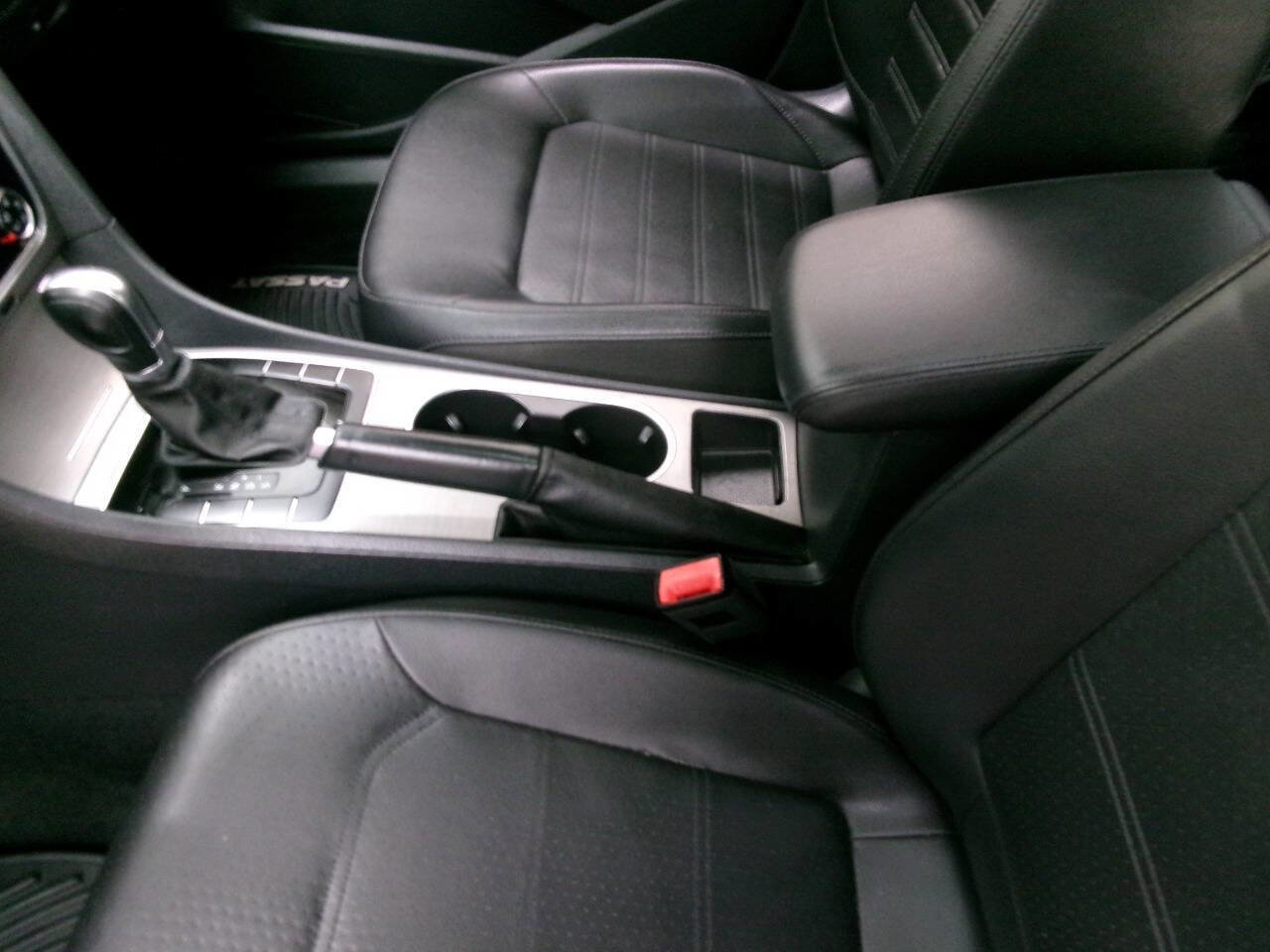 Used 2014 Volkswagen Passat 2.5 SE FWD image 21