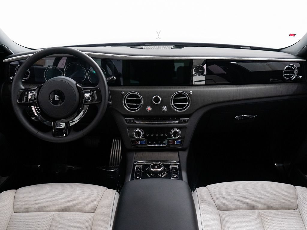 Certified 2023 Rolls-Royce Ghost Extended Wheelbase w/ Ghost Package AWD/4WD image 35