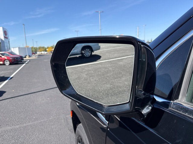 Used 2022 GMC Yukon Denali AWD/4WD image 7