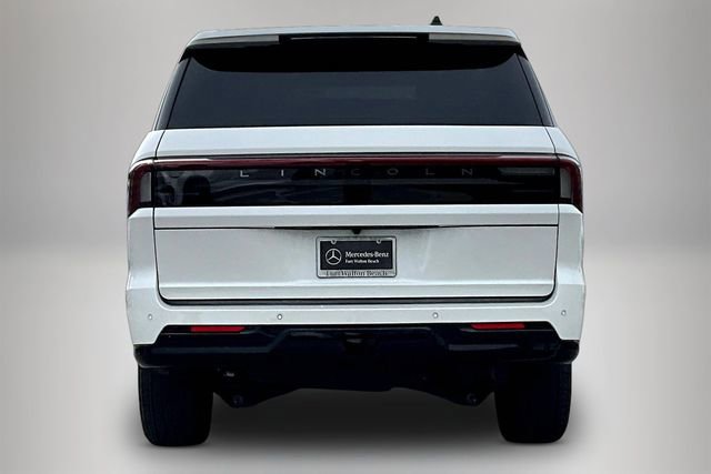 Used 2025 Lincoln Navigator Reserve w/ Jet Appearance Package image 6