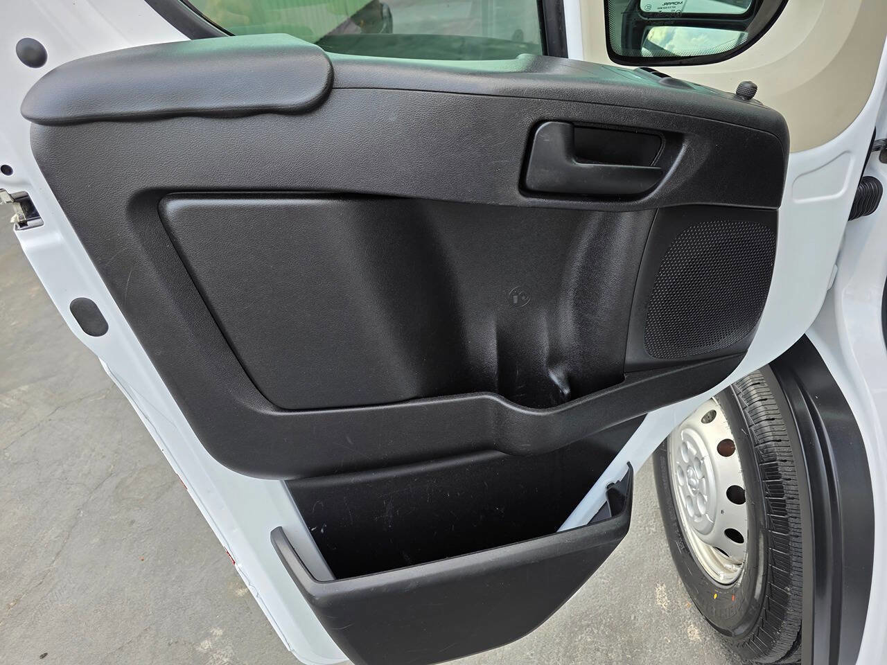 Used 2020 RAM ProMaster 2500 w/ Premium Appearance Group image 21