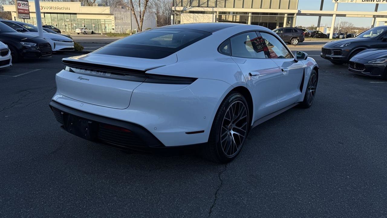 Used 2022 Porsche Taycan image 20