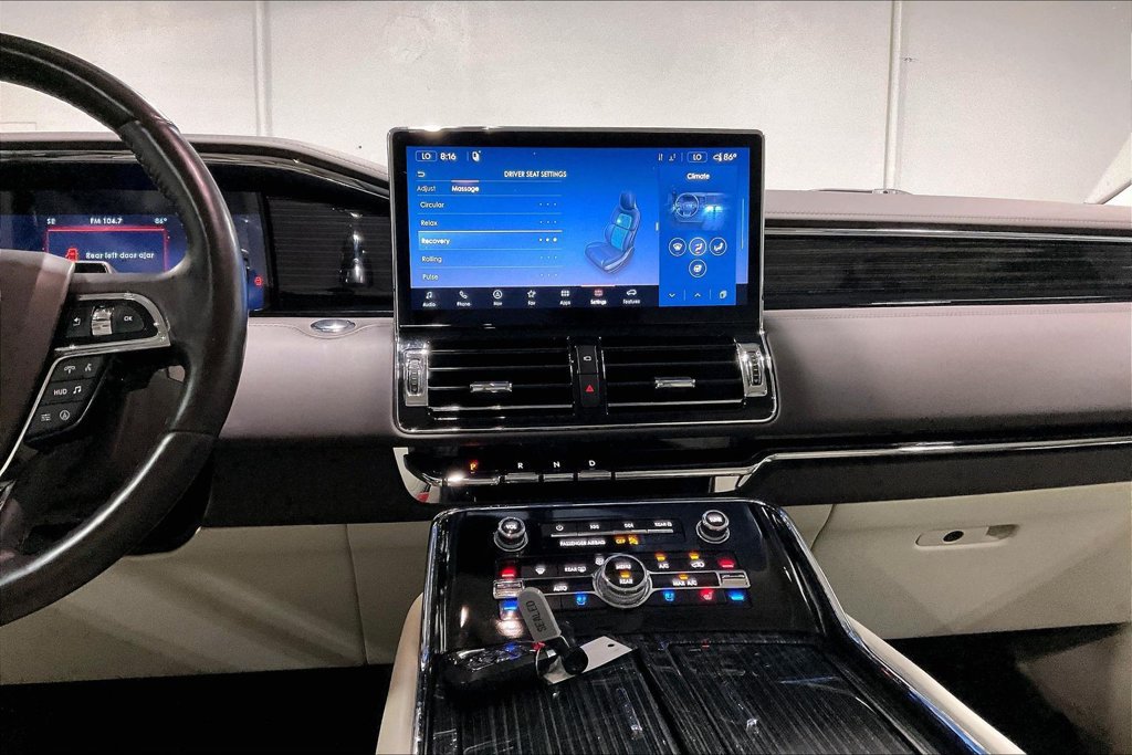 Used 2024 Lincoln Navigator Black Label AWD/4WD image 7
