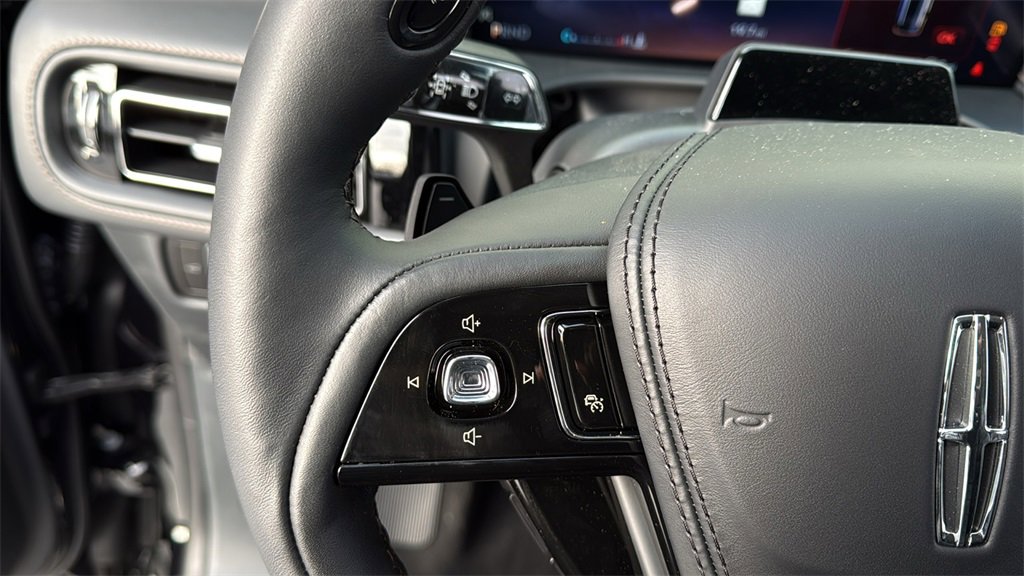 New 2026 Lincoln Aviator AWD image 25