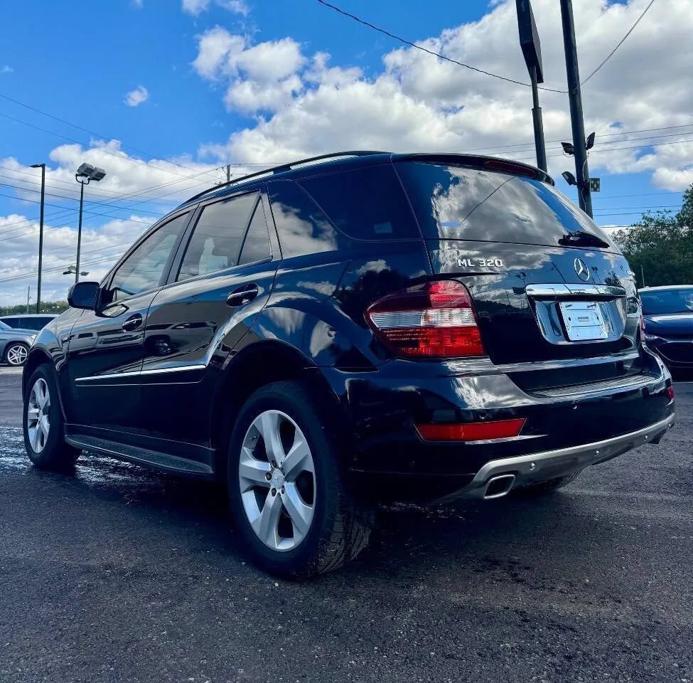 Used 2009 Mercedes-Benz ML 320 BlueTEC 4MATIC image 3