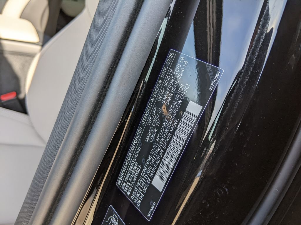 Certified 2026 Volvo XC60 B5 Core image 30