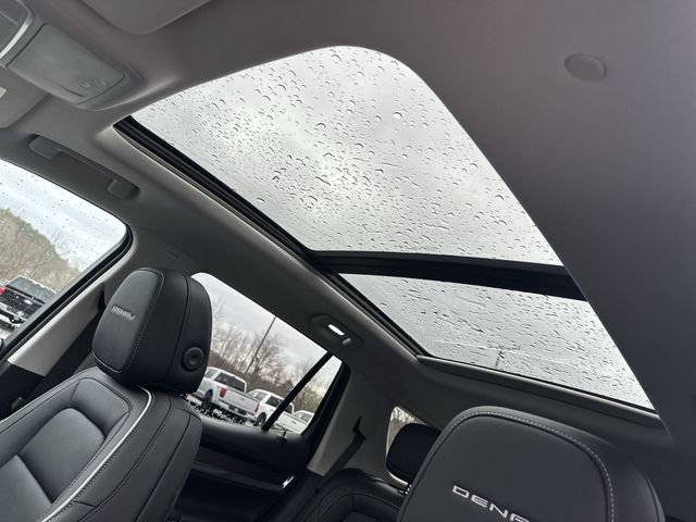 Used 2026 GMC Terrain Denali w/ LPO, Black Badging Package image 18