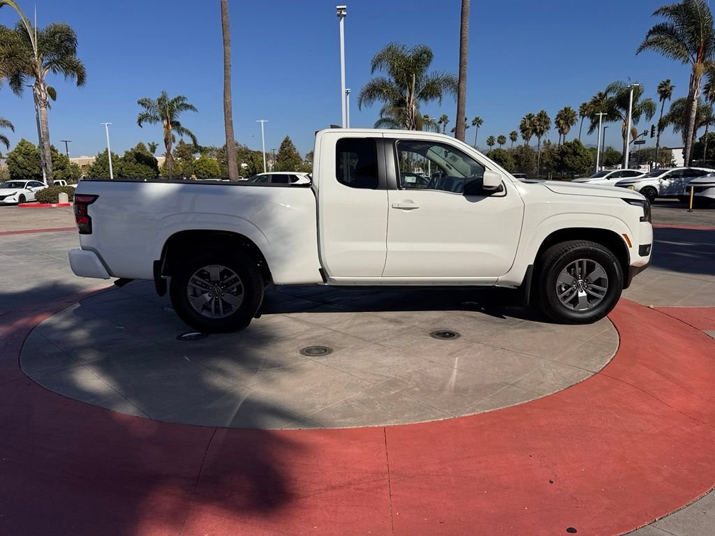 Certified 2025 Nissan Frontier SV AWD/4WD image 9