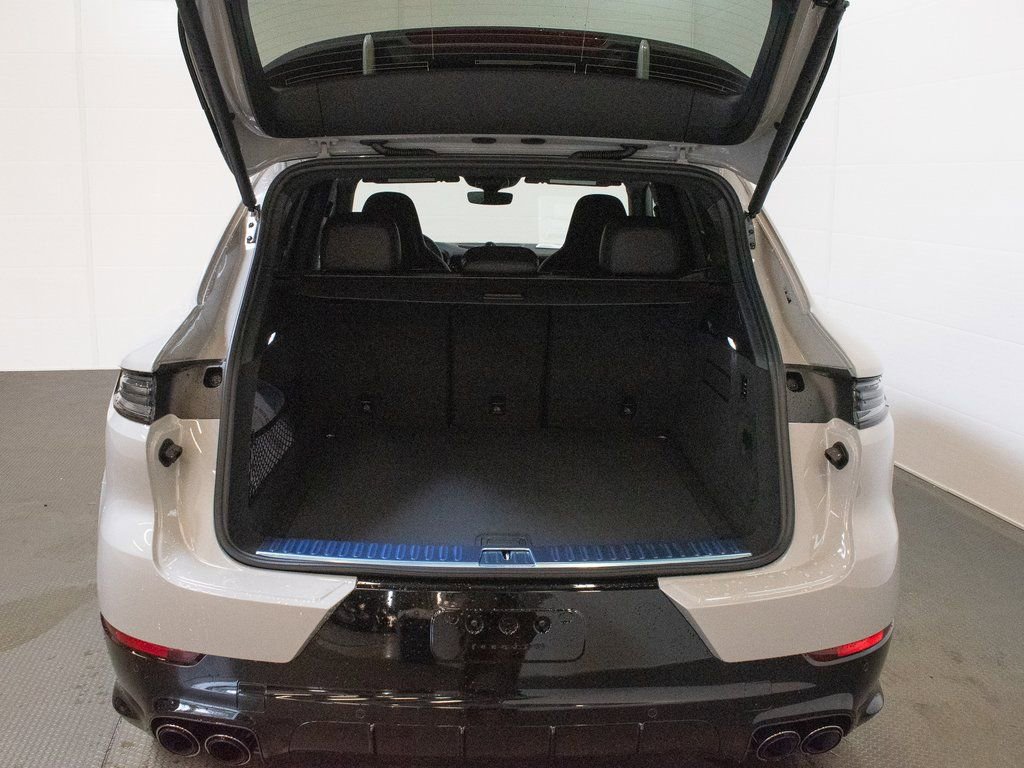 New 2026 Porsche Cayenne GTS image 13