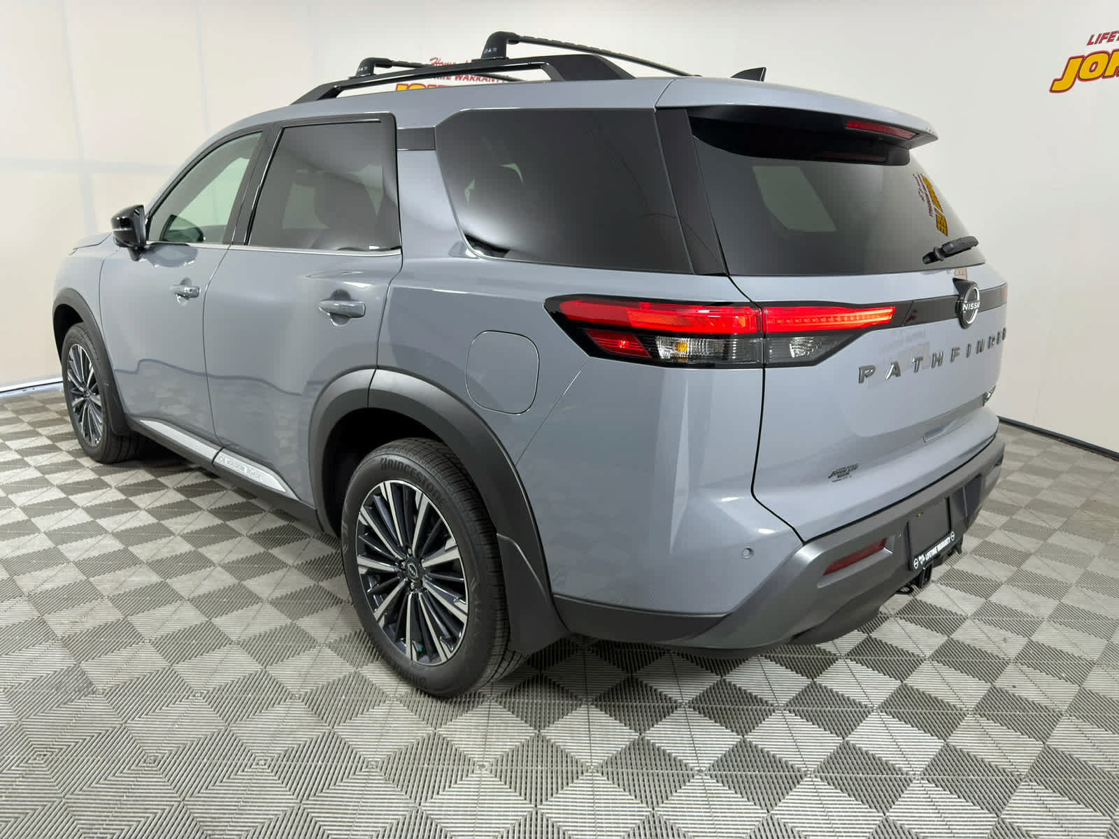 New 2026 Nissan Pathfinder Platinum AWD/4WD image 3