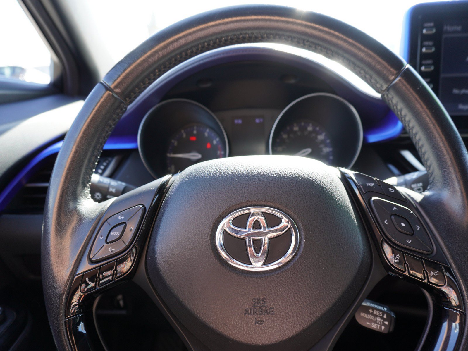 Used 2020 Toyota C-HR XLE FWD image 21