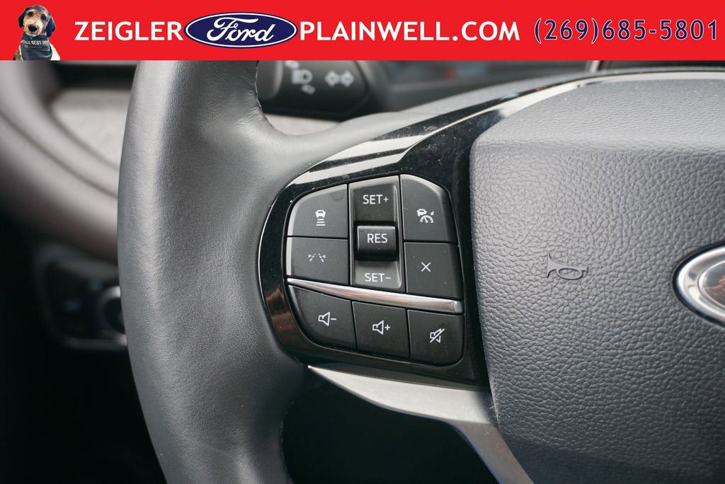 Used 2025 Ford Explorer Platinum w/ LUX Leather Package AWD/4WD image 28
