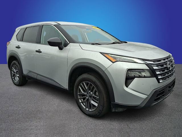 Used 2024 Nissan Rogue S image 3