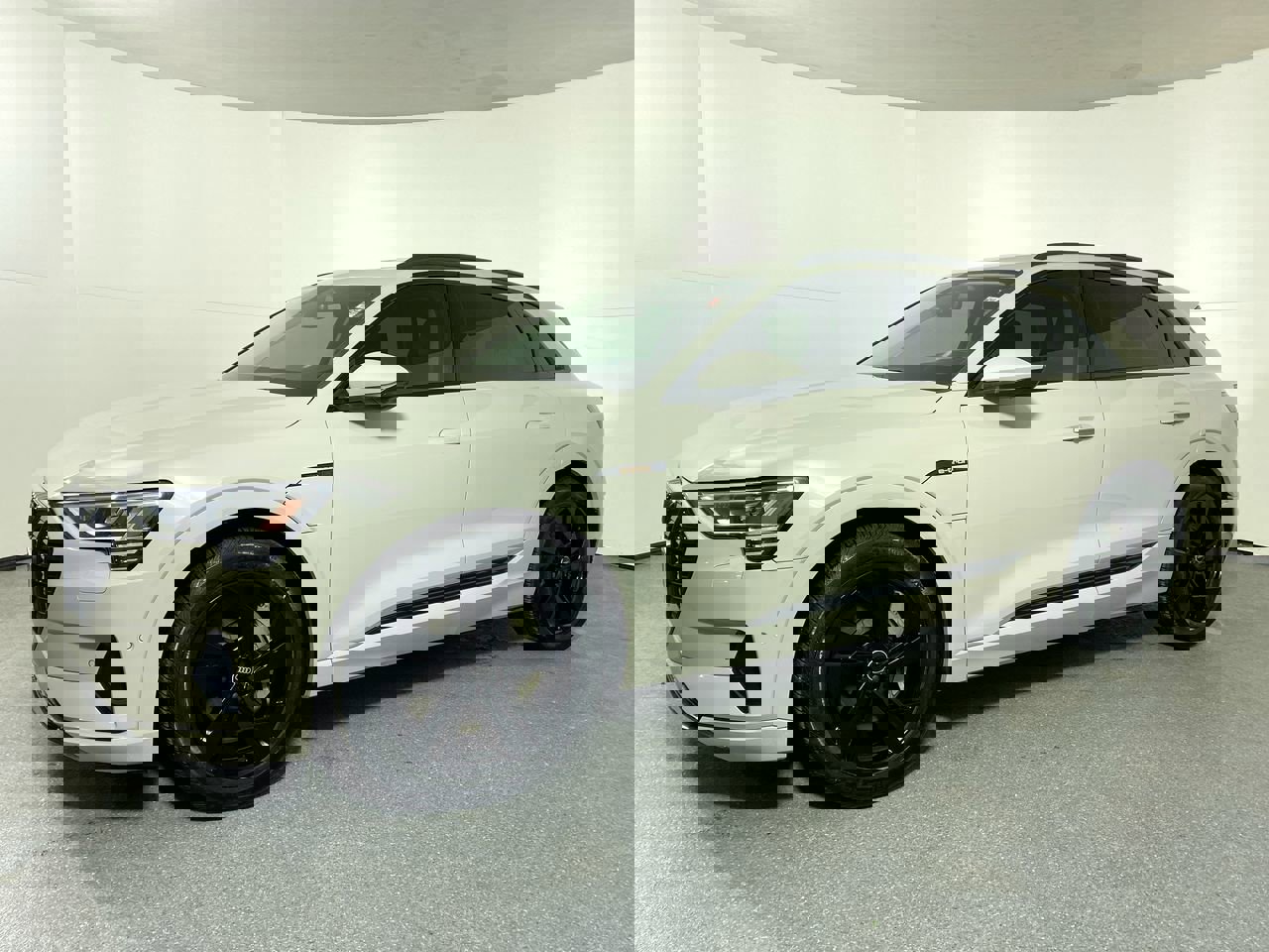 Certified 2021 Audi e-tron Premium w/ Convenience Plus Package video 2