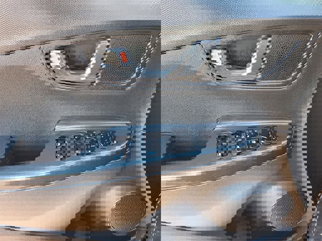 Used 2023 Hyundai Kona SEL w/ Cargo Package image 10