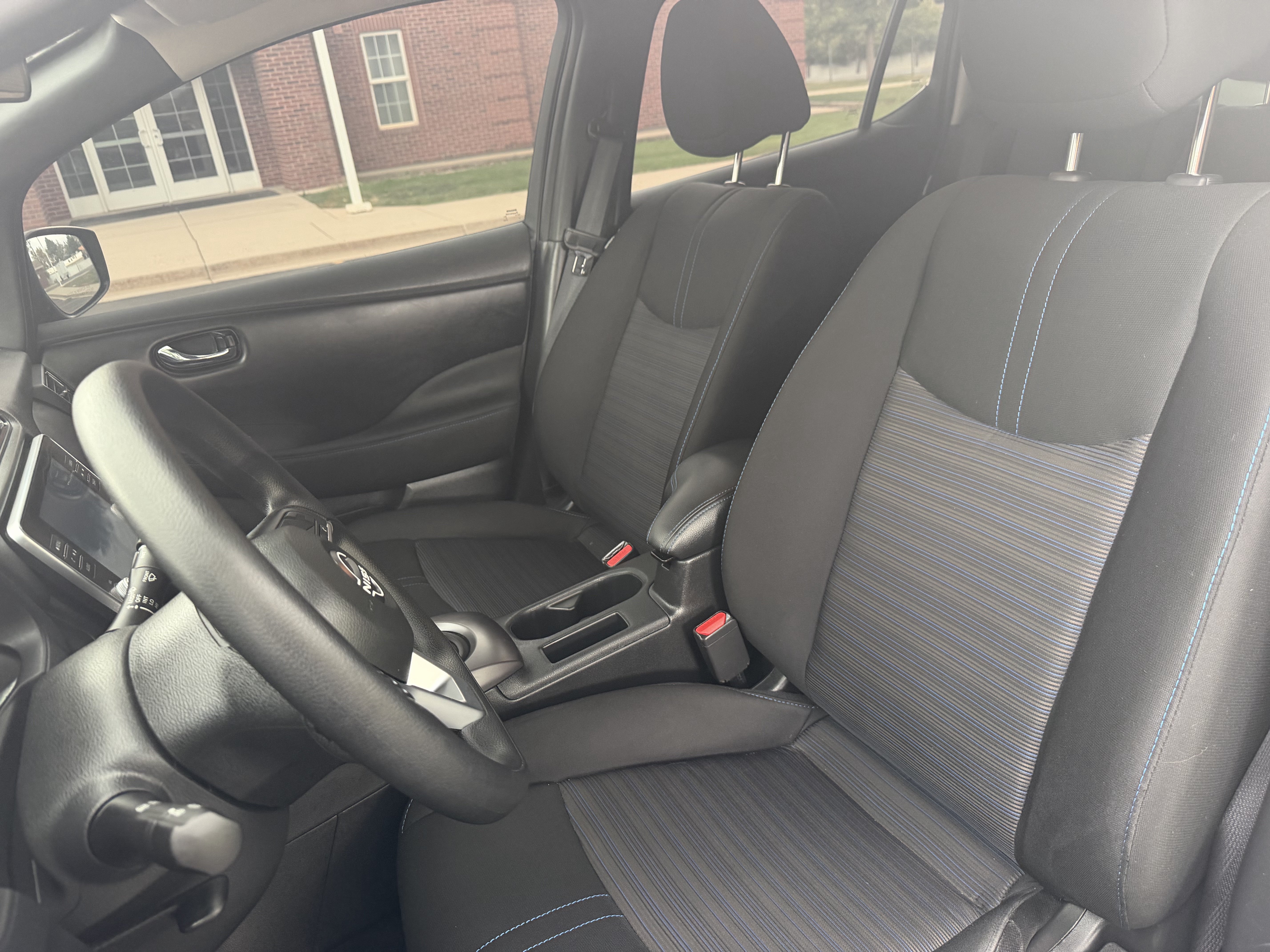Used 2025 Nissan Leaf S FWD image 15