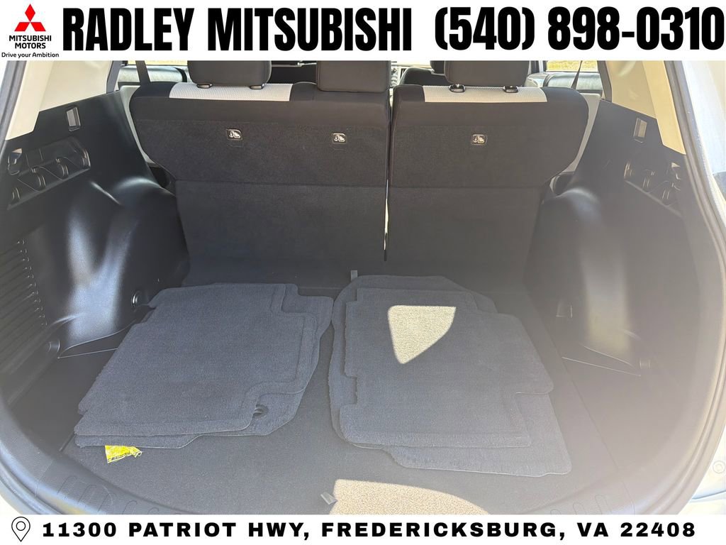 Used 2017 Toyota RAV4 XLE FWD image 13