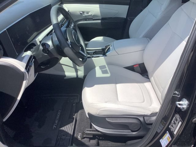 Certified 2025 Hyundai Tucson SE FWD image 9