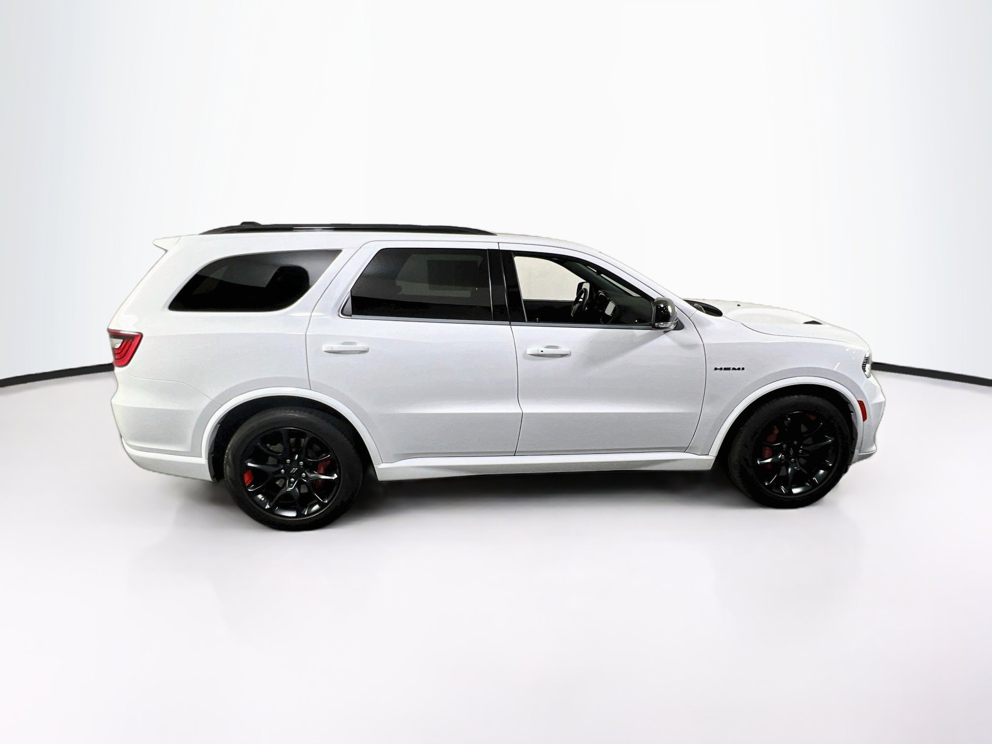Used 2023 Dodge Durango R/T w/ Tow 'N Go Package AWD/4WD image 4