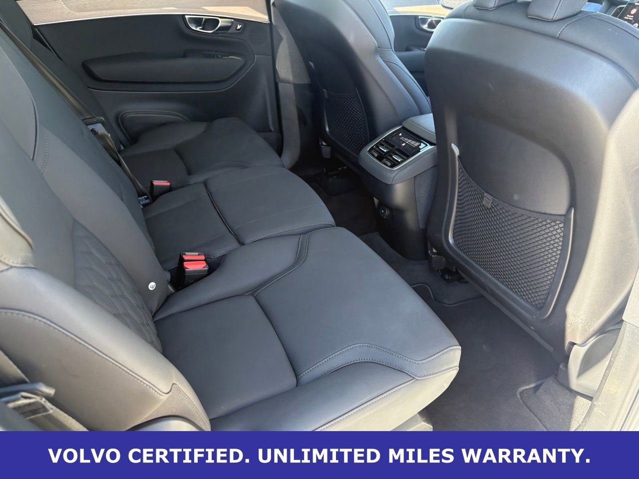 Certified 2025 Volvo XC90 B6 Plus image 33