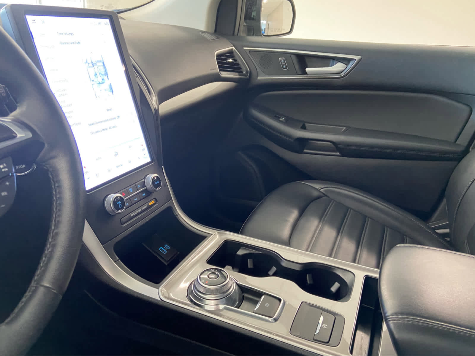 Used 2024 Ford Edge SEL w/ Convenience Package AWD/4WD image 34