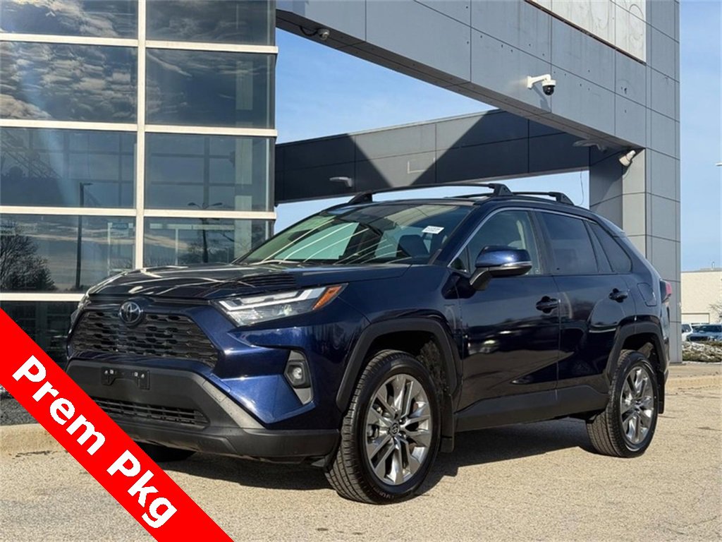 Used 2022 Toyota RAV4 XLE Premium image 8