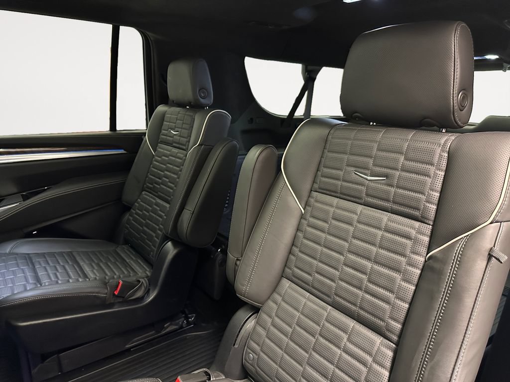 Used 2025 Cadillac Escalade ESV Sport Platinum AWD/4WD image 13