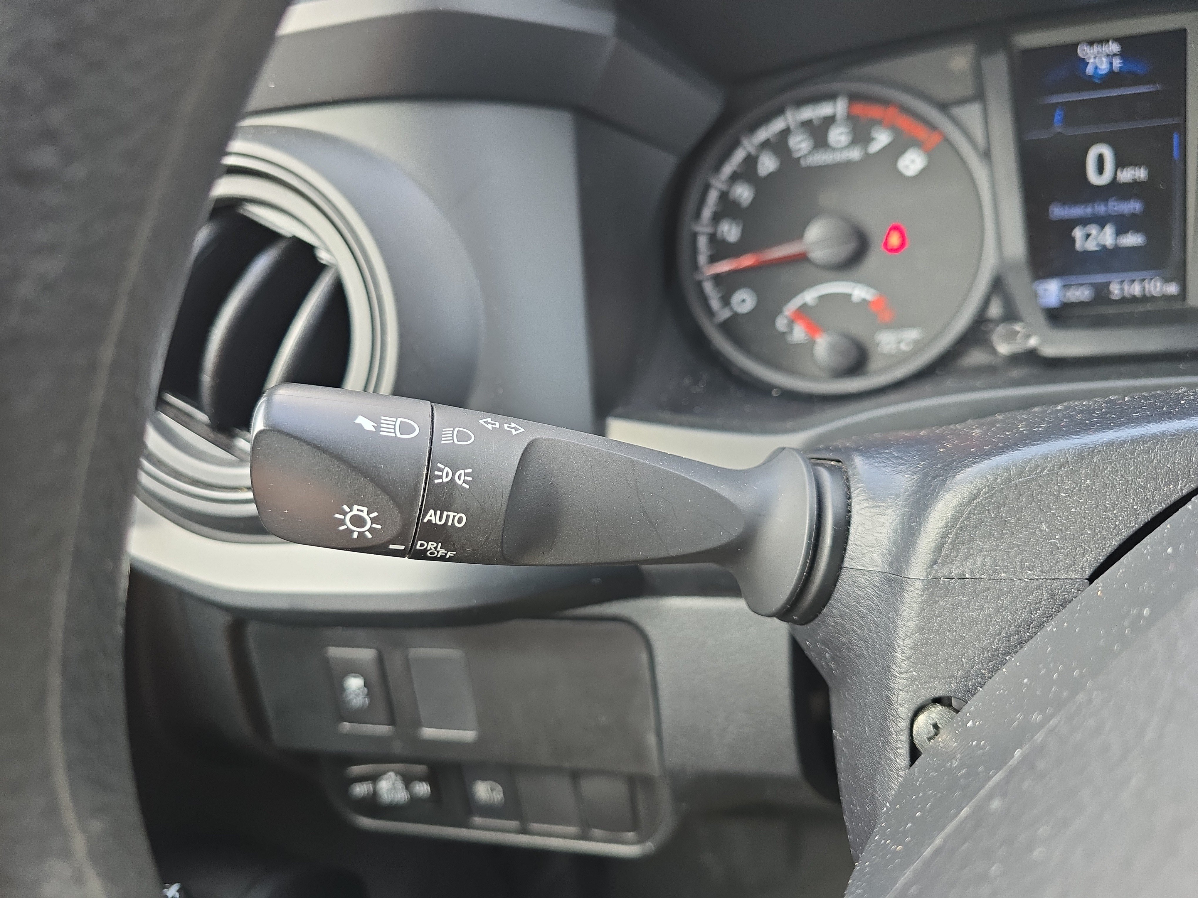 Used 2022 Toyota Tacoma SR AWD/4WD image 21