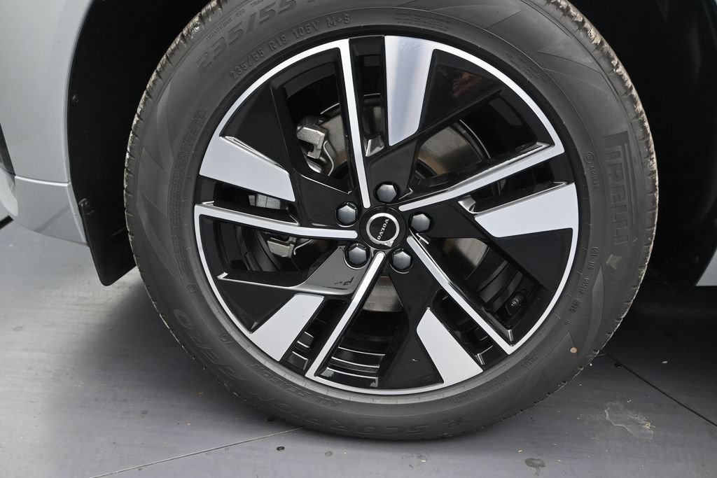 New 2026 Volvo XC60 B5 Core AWD/4WD image 9
