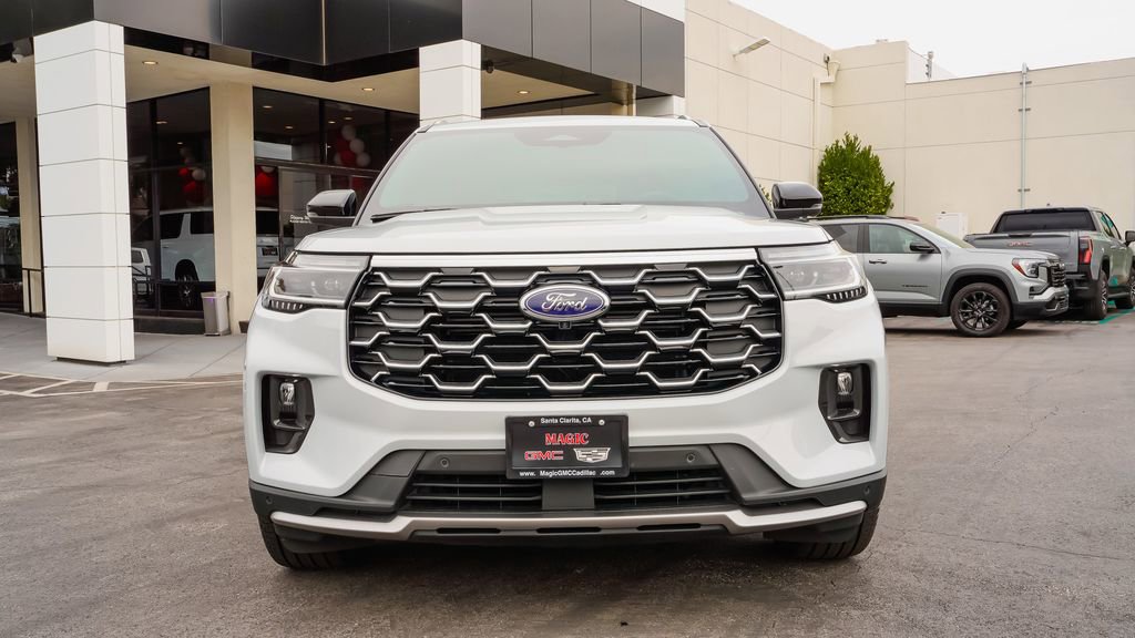 Used 2025 Ford Explorer Platinum w/ Ultimate Package image 4