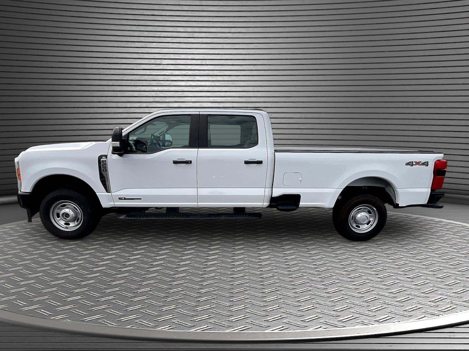 Used 2023 Ford F250 XL w/ 360-Degree Camera Package AWD/4WD image 4