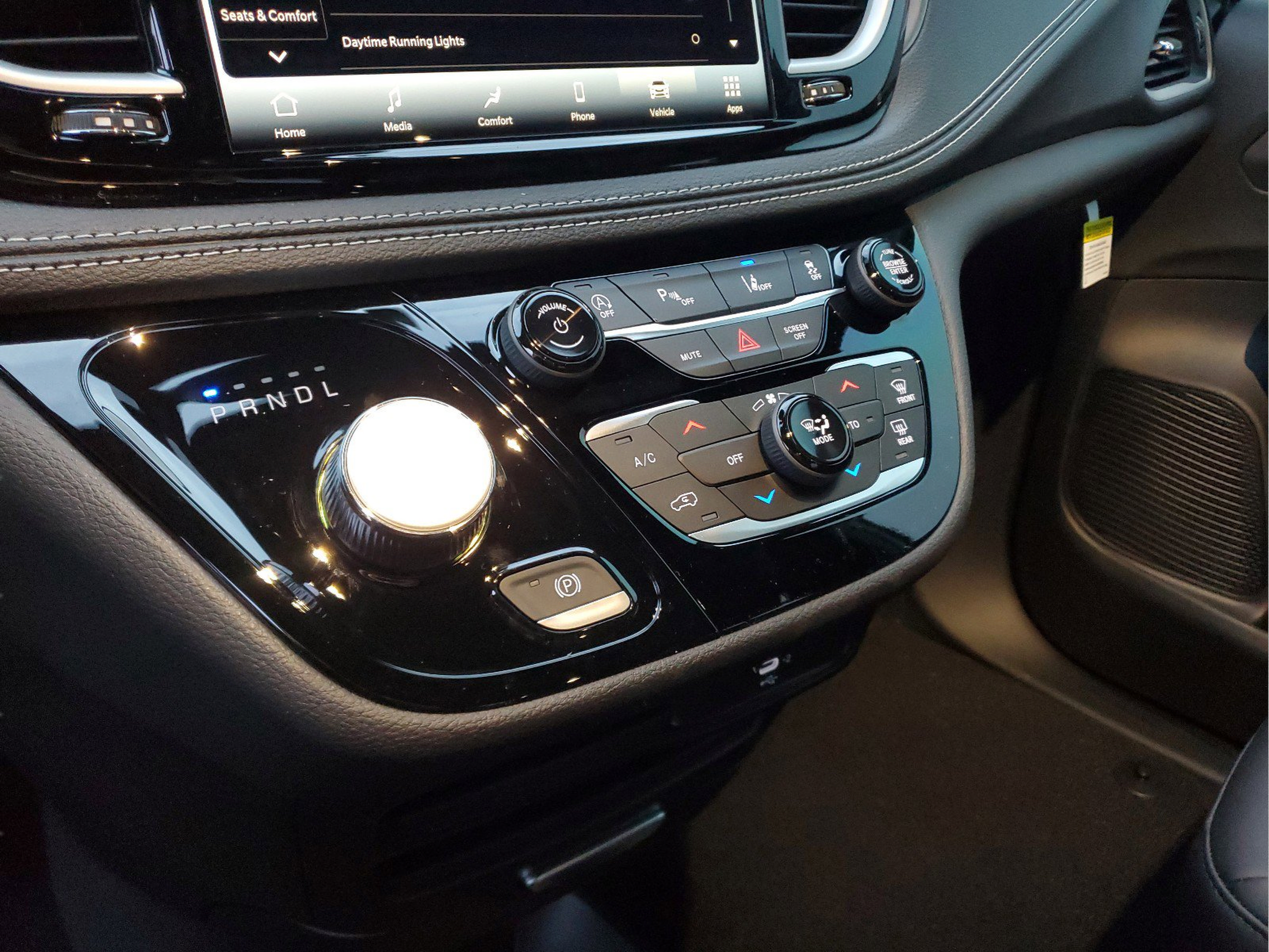 New 2026 Chrysler Pacifica Select FWD image 18