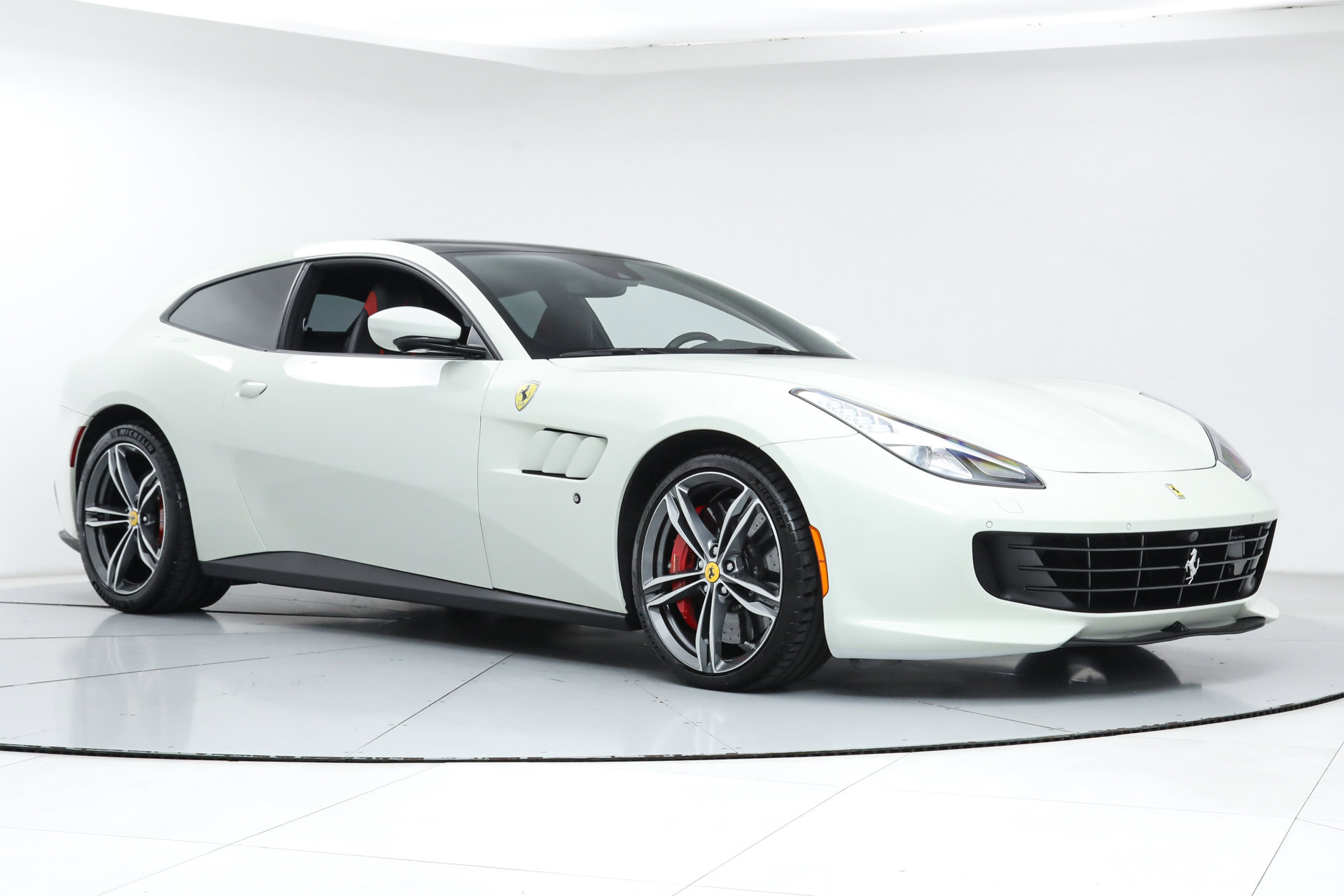 Certified 2020 Ferrari GTC4Lusso image 10