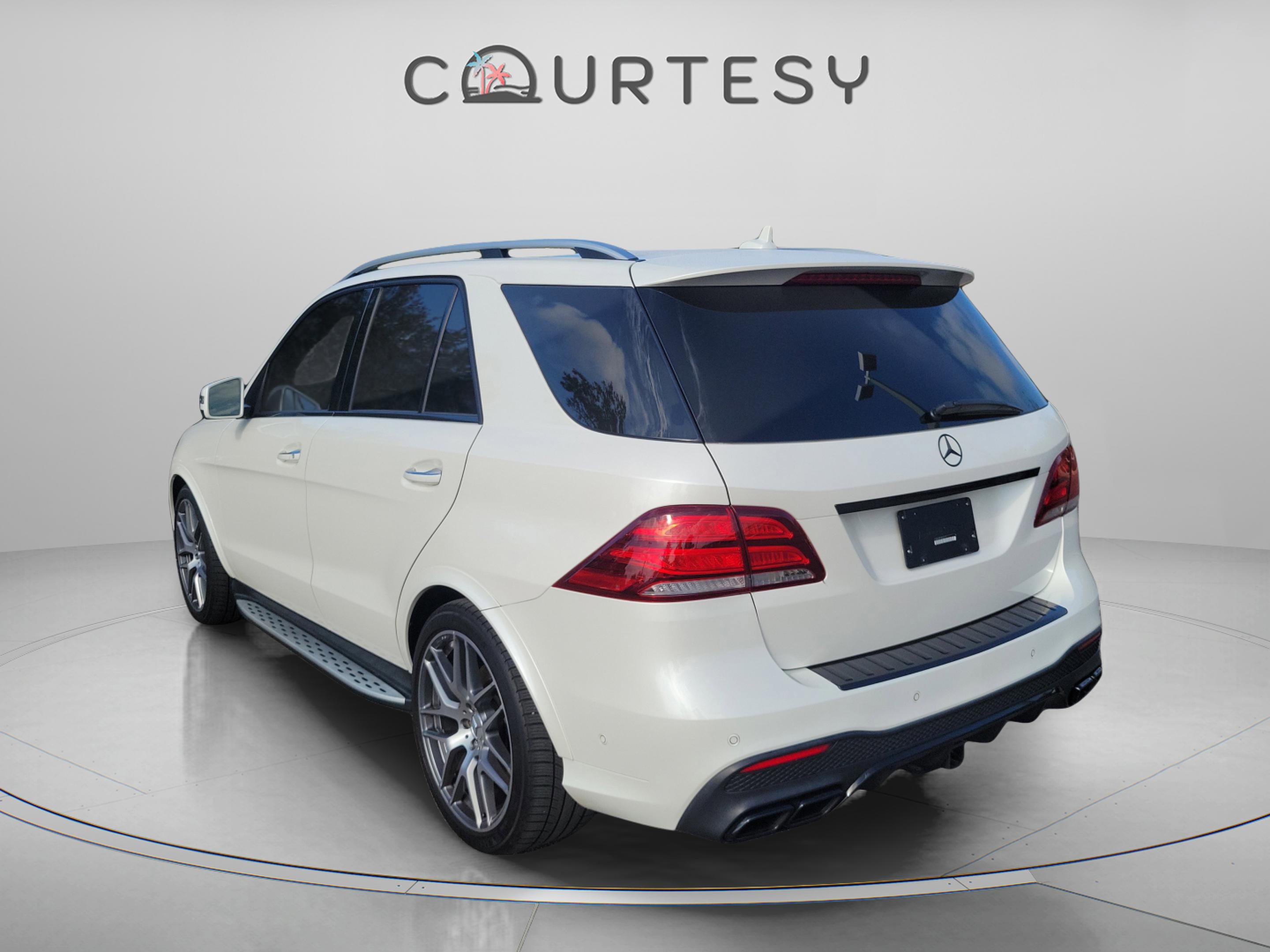 Used 2018 Mercedes-Benz GLE 63 AMG 4MATIC image 3