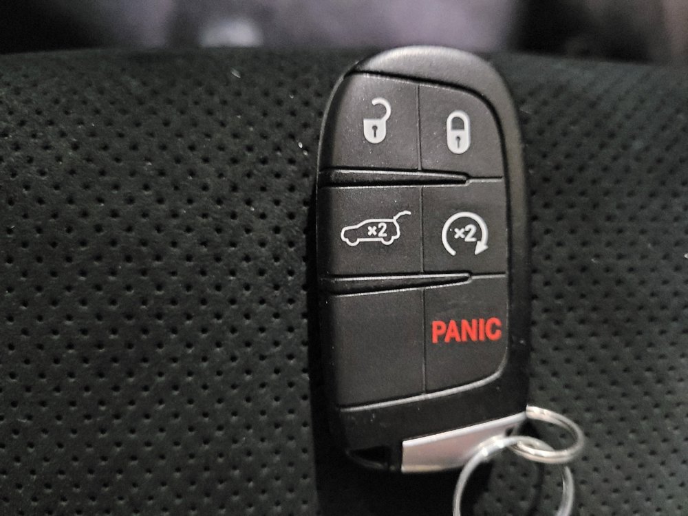 Used 2017 Jeep Grand Cherokee Altitude AWD/4WD image 32
