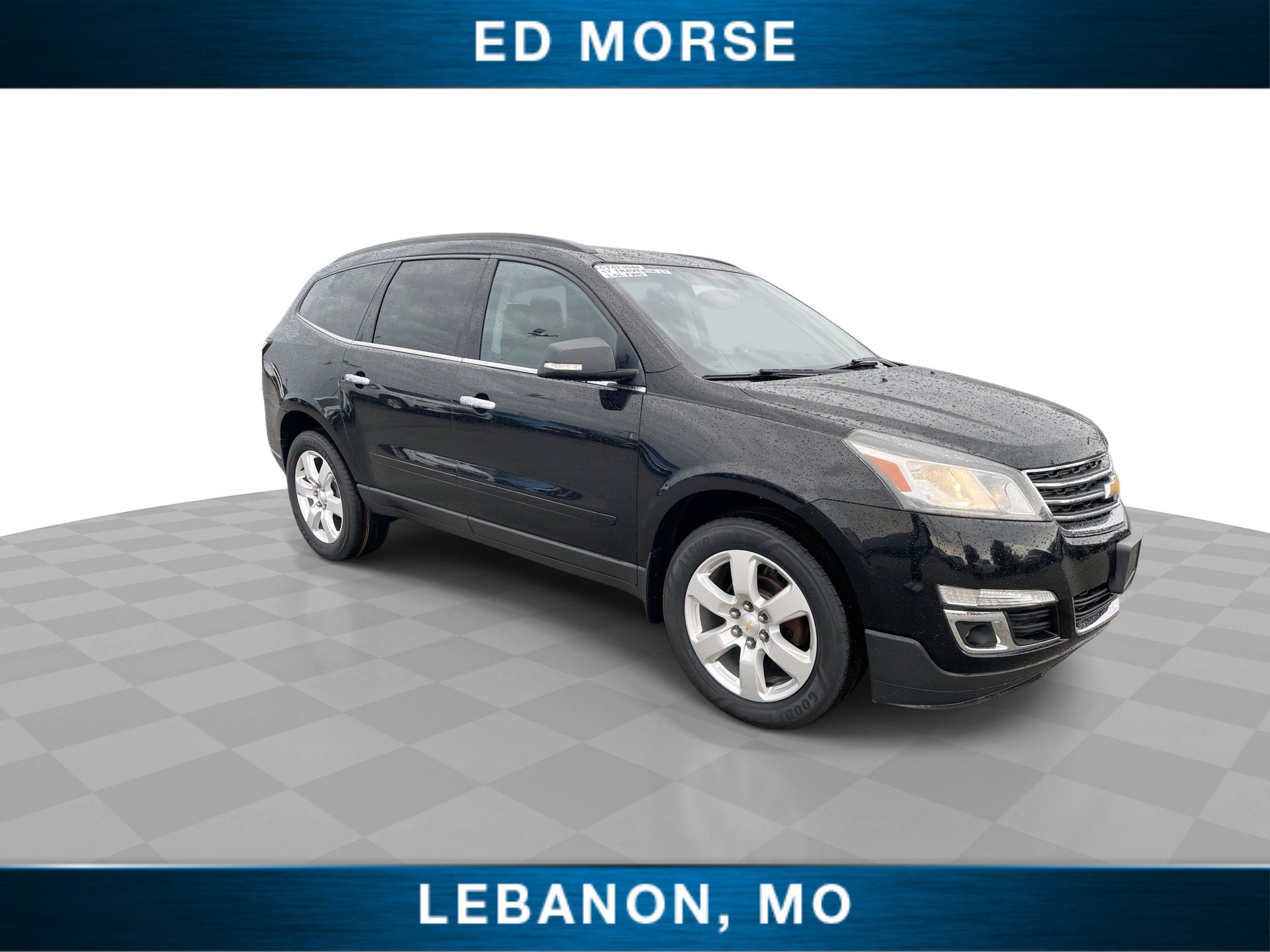 Used 2017 Chevrolet Traverse LT w/ Style and Technology Package FWD image 2