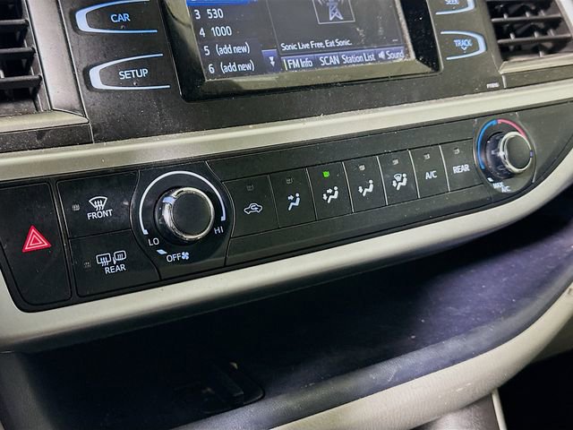 Used 2019 Toyota Highlander LE image 17