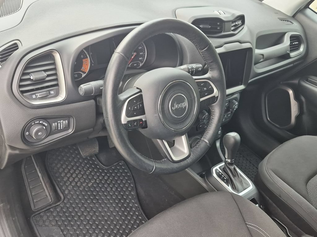 Used 2023 Jeep Renegade Latitude w/ Premium Group AWD/4WD image 10