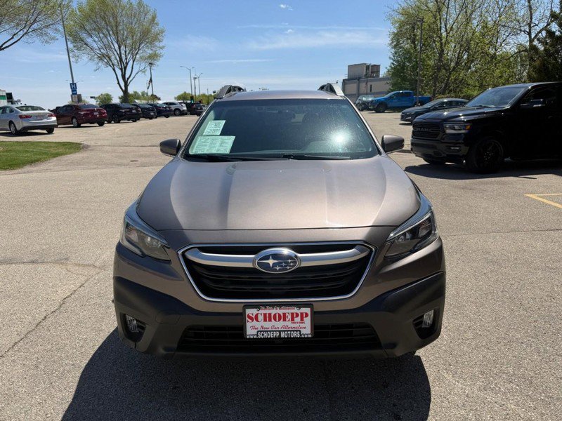 Used 2022 Subaru Outback Premium AWD/4WD image 2