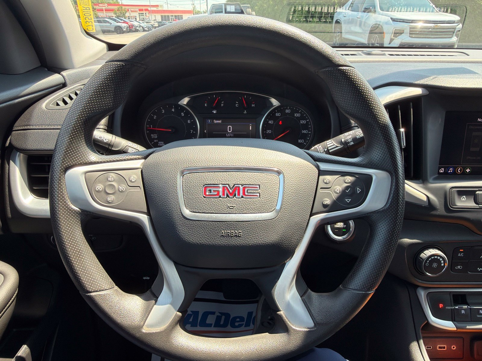 Used 2024 GMC Terrain SLE AWD/4WD image 16