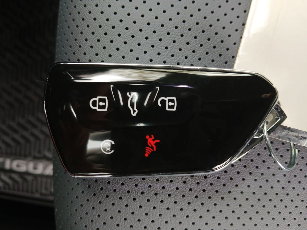 Used 2026 Volkswagen Tiguan SE image 27