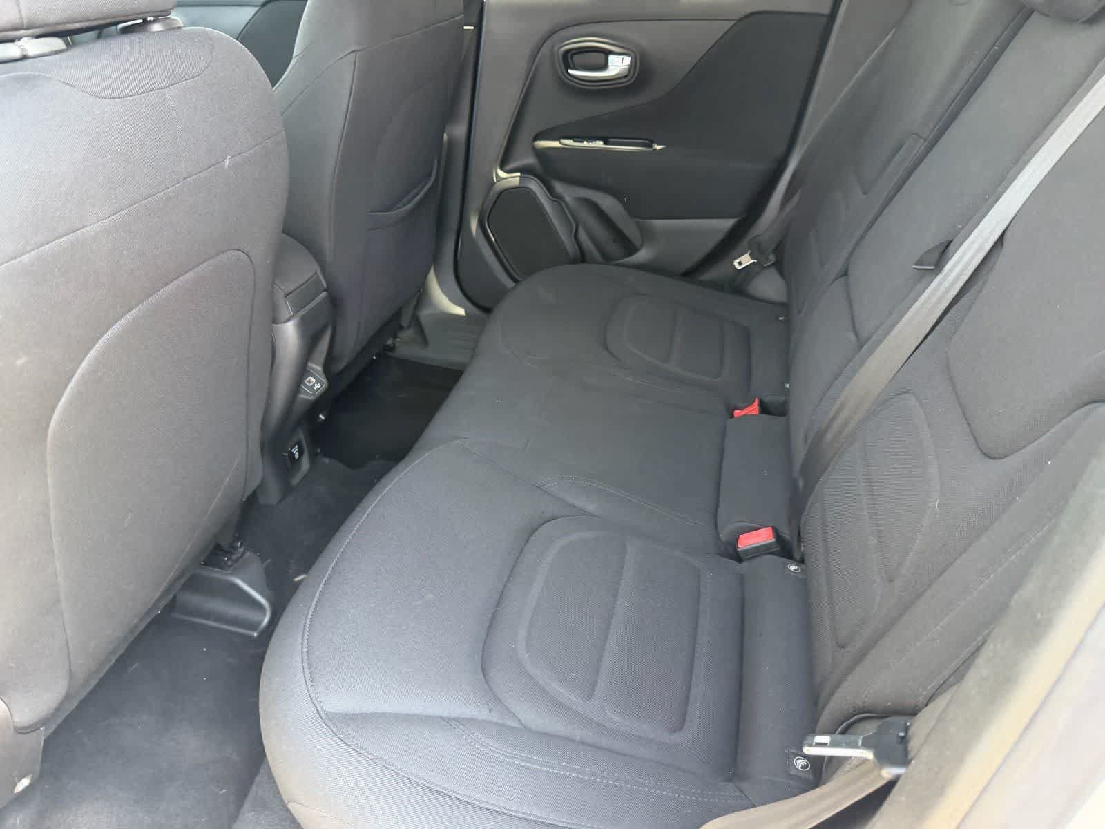 Used 2019 Jeep Renegade Latitude w/ Popular Equipment Group AWD/4WD image 16