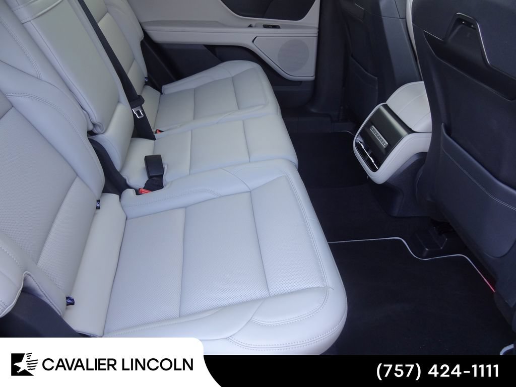 Used 2026 Lincoln Nautilus Premier AWD/4WD image 12